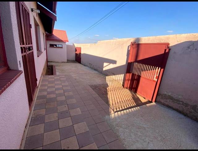 3 BEDROOM PROPERTY TO RENT IN MOHLAKENG